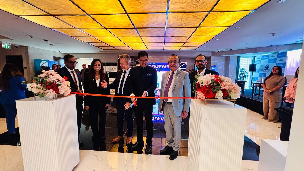 Dr. E. Vishnu Vardhan Reddy, Consul General  @cgidubai , inaugurated the 11th edition of Gulf News Edufair Dubai at Shangri-La Dubai today