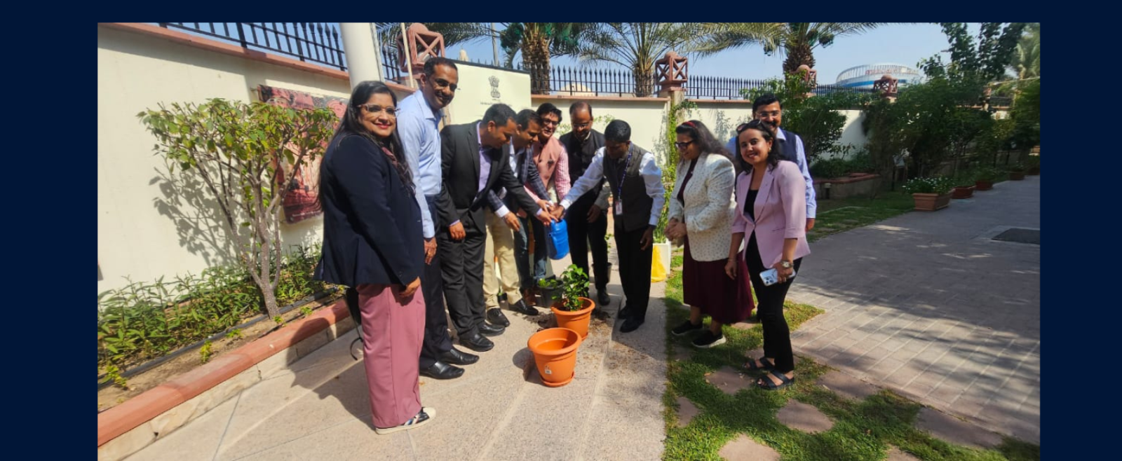 Consul General Shri Satish Kumar Sivan  @cgidubai  called on H.E. Mr.  Essam Issa Al Humaidan, Council Member & Attorney General of Dubai (AG) and met other senior officials of Dubai Public Prosecution. Both sides discussed ways to enhance cooperation and coordination in judicial and legal matters, exchange of best practices and issues concerning the Indian community.