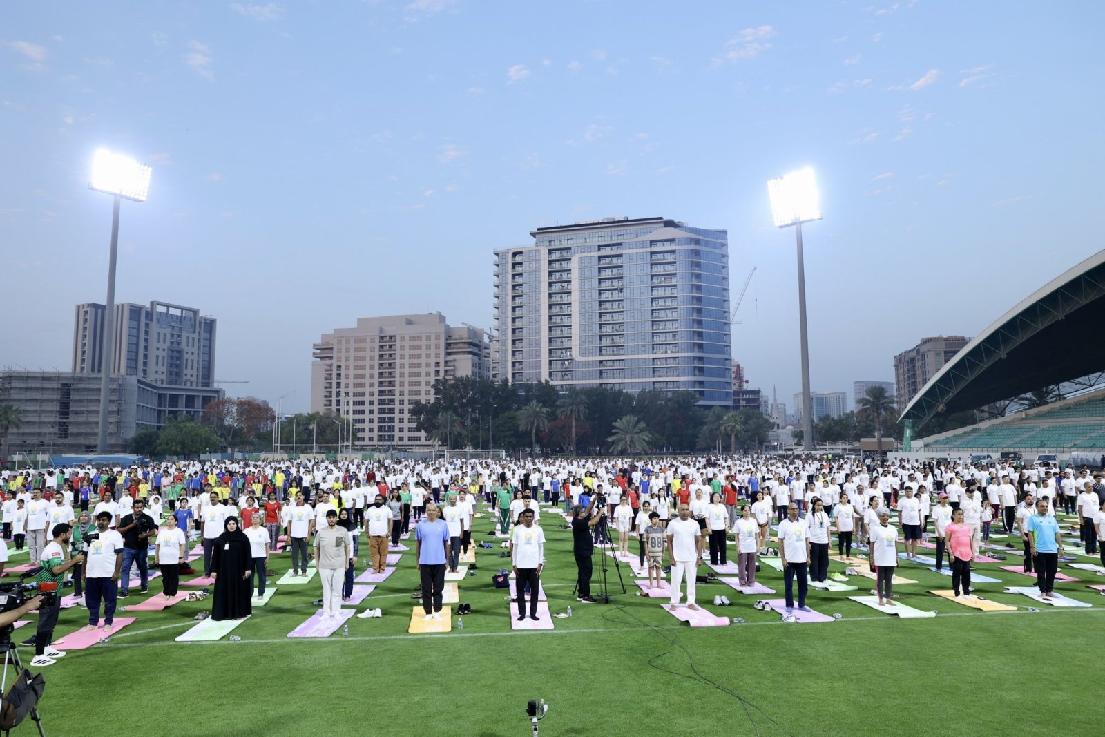 The International Day of Yoga was celebrated at the Dubai Police Officers Club, drawing a footfall of over 1,800 participants. The event witnessed enthusiastic participation from Consulate officials, volunteers, school students, members of the Indian community, and yoga enthusiasts from diverse nationalities.