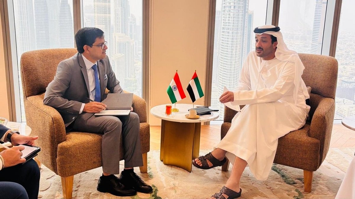 Consul General Dr. E. Vishnu Vardhan Reddy  @cgidubai  called on H.E. Abdulla bin Touq Al Marri, Minister of Economy and Tourism of the UAE