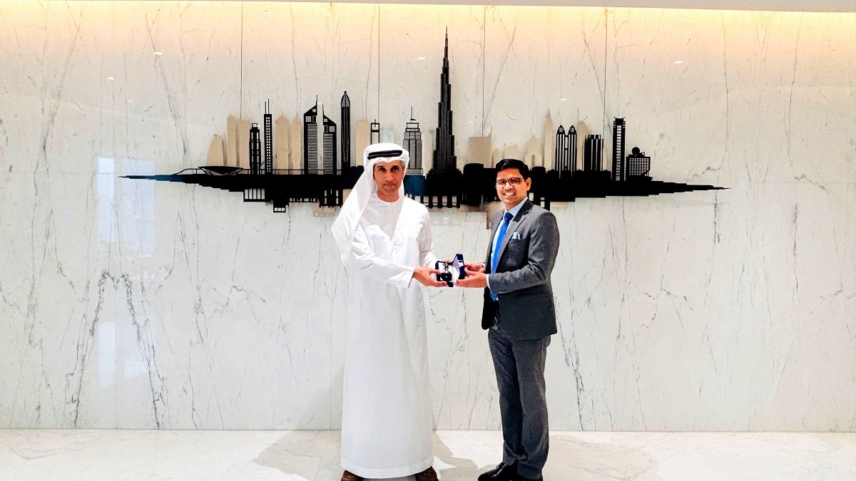 Consul General Dr. E. Vishnu Vardhan Reddy  @cgidubai  met H.E. Abdullah Mohammed Al Basti, Secretary General of the Executive Council of Dubai.