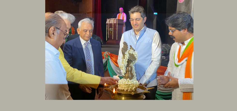 CG Dr. Aman Puri along with other dignitaries lit the lamp to commence the Maa Tujhe Salam Musical Concert. Aug 11, 2022