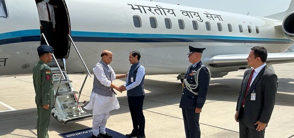 Amb  Shri Sunjay Sudhir  recieved Hon'ble Shri Rajnath Singh, Minister of Defence, Govt. of India at the Dubai International Airport, enroute Egypt for an official visit.  Sep 18, 2022