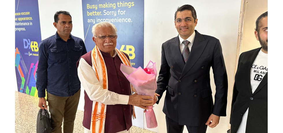Hon’ble CM of Haryana Shri Manohar Lal, received by the Consul General Dr. Aman Puri. Sep 28, 2022.