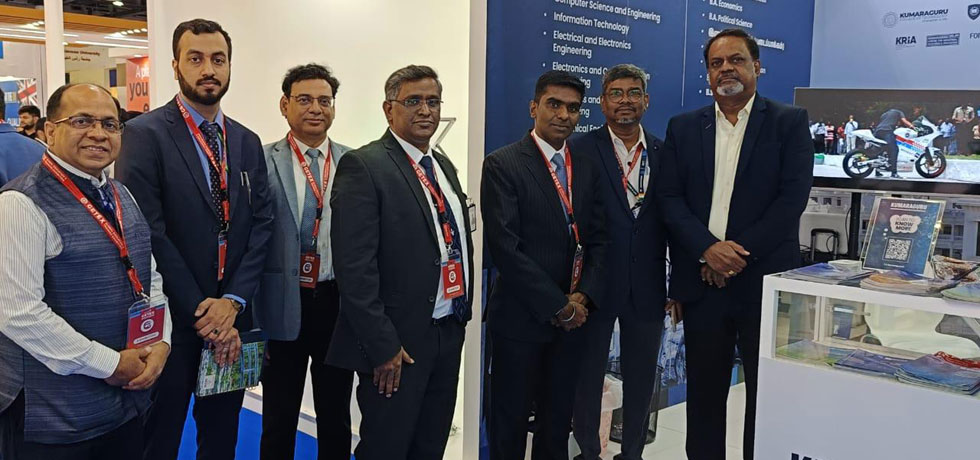 Consul General, Shri Satish Kumar Sivan visited stalls of Indian universities and institutions displaying at Getex 2024 at World Trade Centre. April 24, 2024